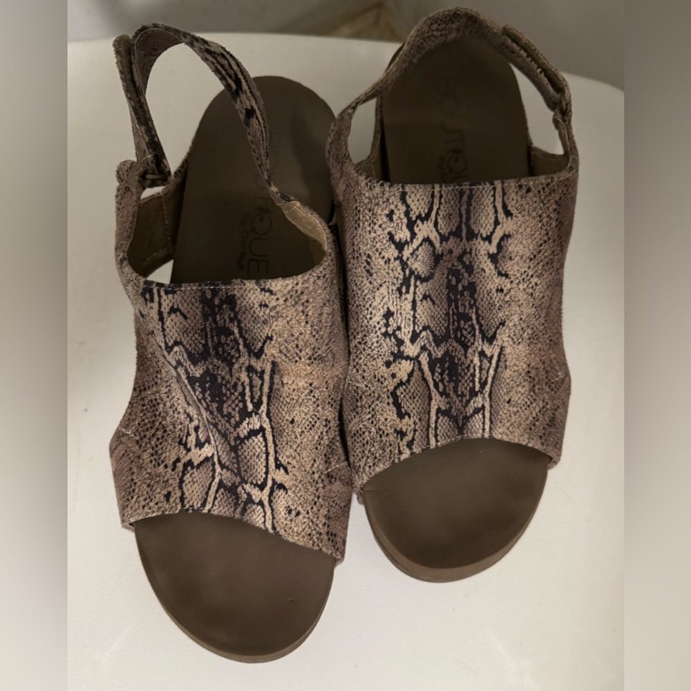 Corky’s Women's Snake Print Wedges - Picture 4 of 5